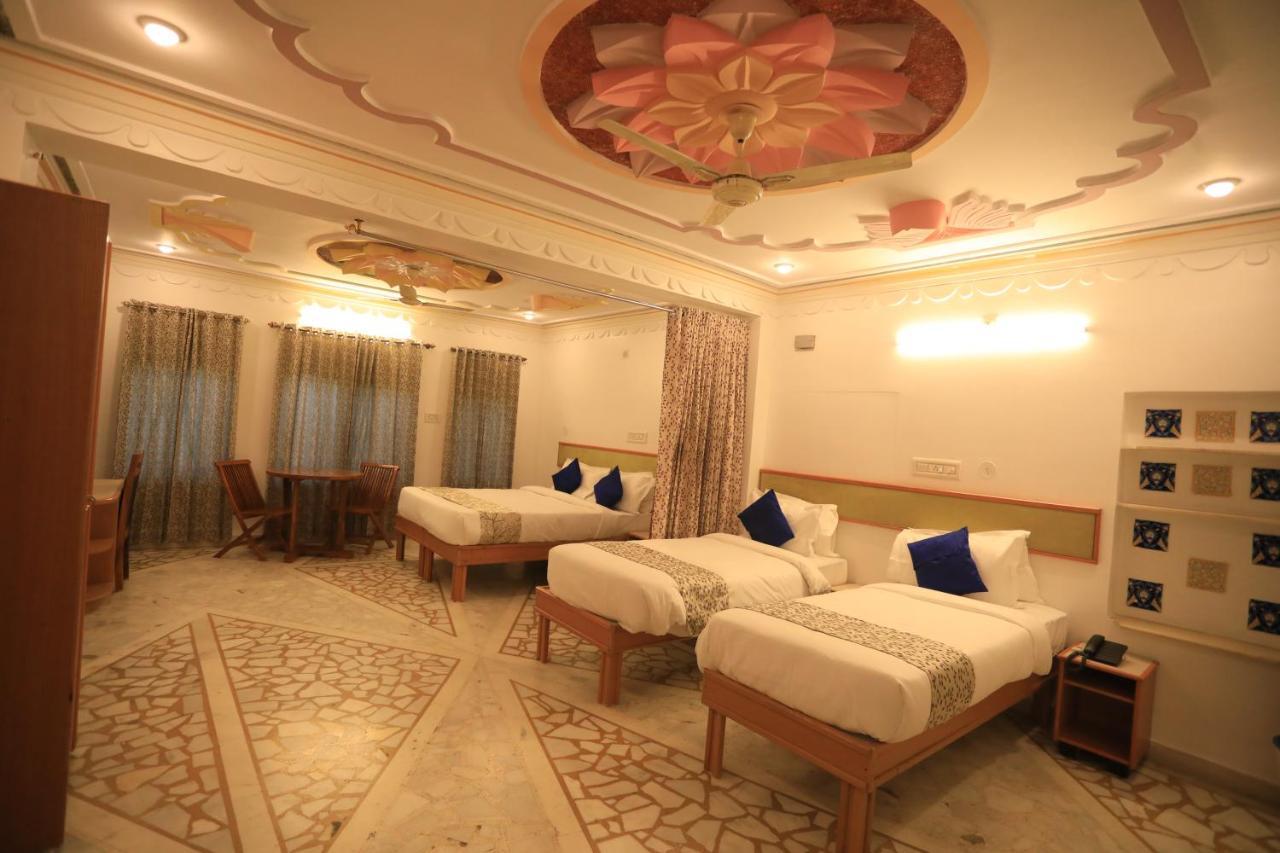 Hotel The Kesar Niwas Udaipur Exterior foto