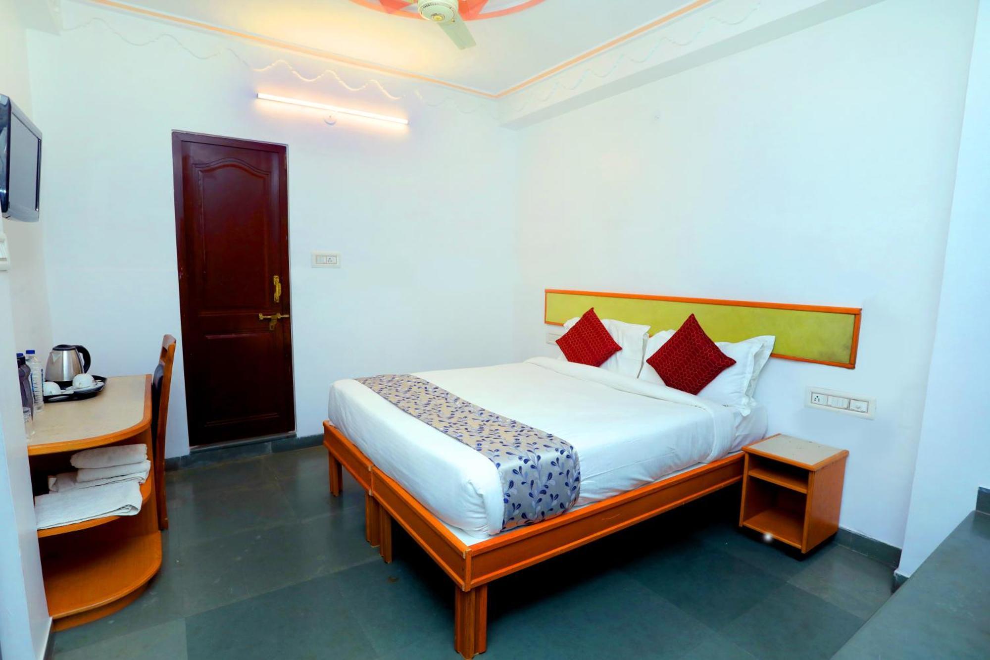 Hotel The Kesar Niwas Udaipur Exterior foto