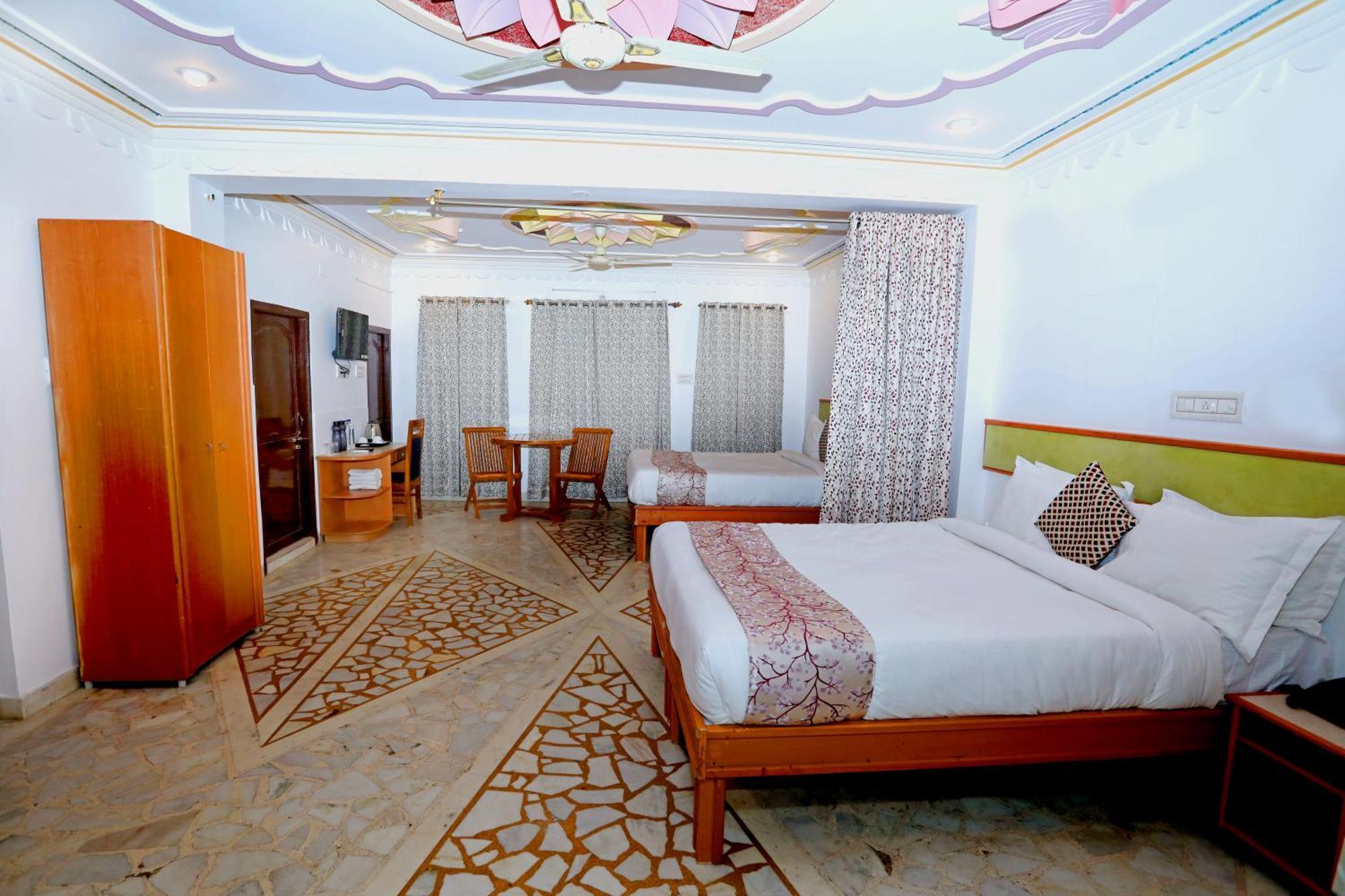 Hotel The Kesar Niwas Udaipur Exterior foto