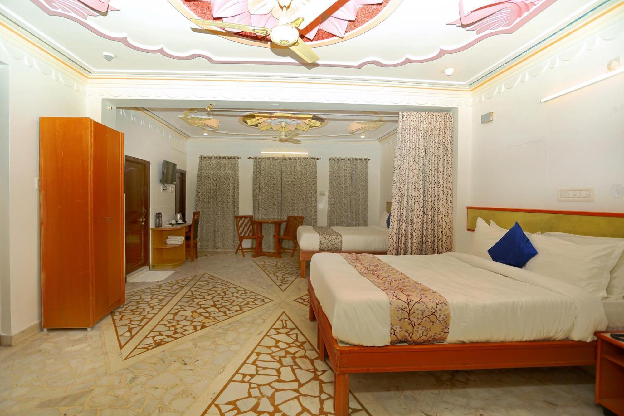 Hotel The Kesar Niwas Udaipur Exterior foto