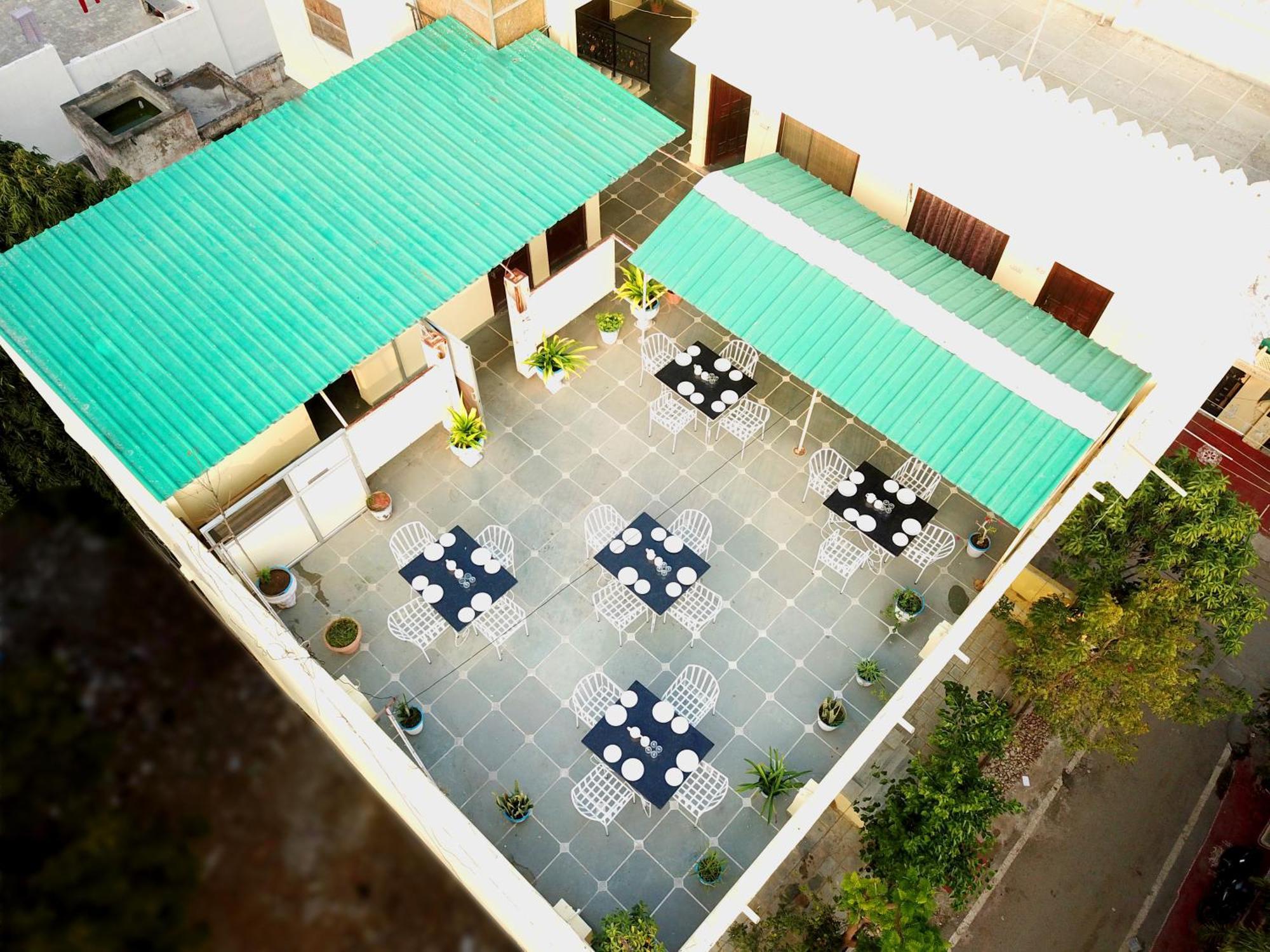Hotel The Kesar Niwas Udaipur Exterior foto